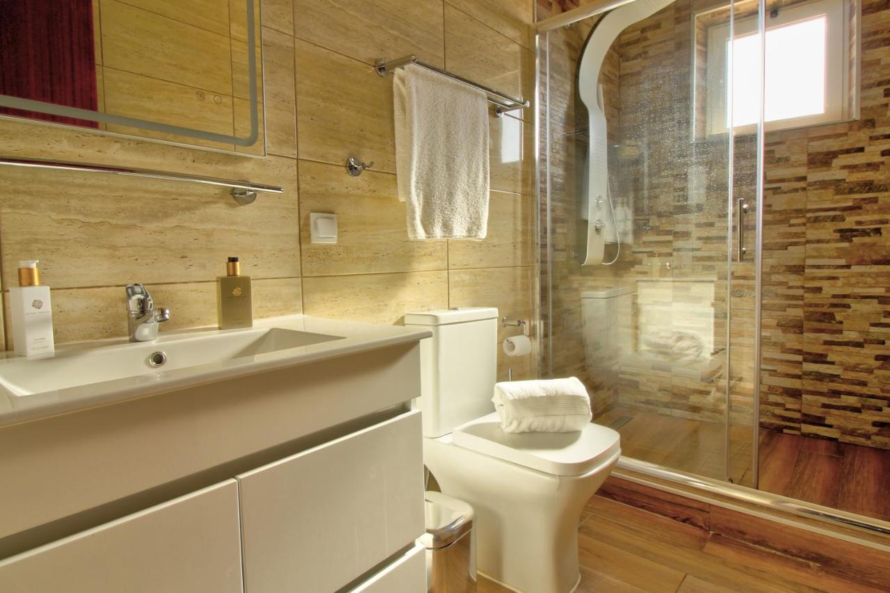 Amadeus Villa Монкарапашо Екстериор снимка